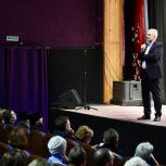 Артур Парфенчиков поручил отремонтировать Центр дополнительного образования в Беломорске