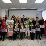 В Штабе общественной поддержки прошёл праздничный РОСКвиз к 8 Марта для жён и матерей бойцов СВО, представительниц «сильных» профессий и старшего поколения