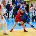 Кубок по самбо в Боровичах собрал более 200 спортсменов