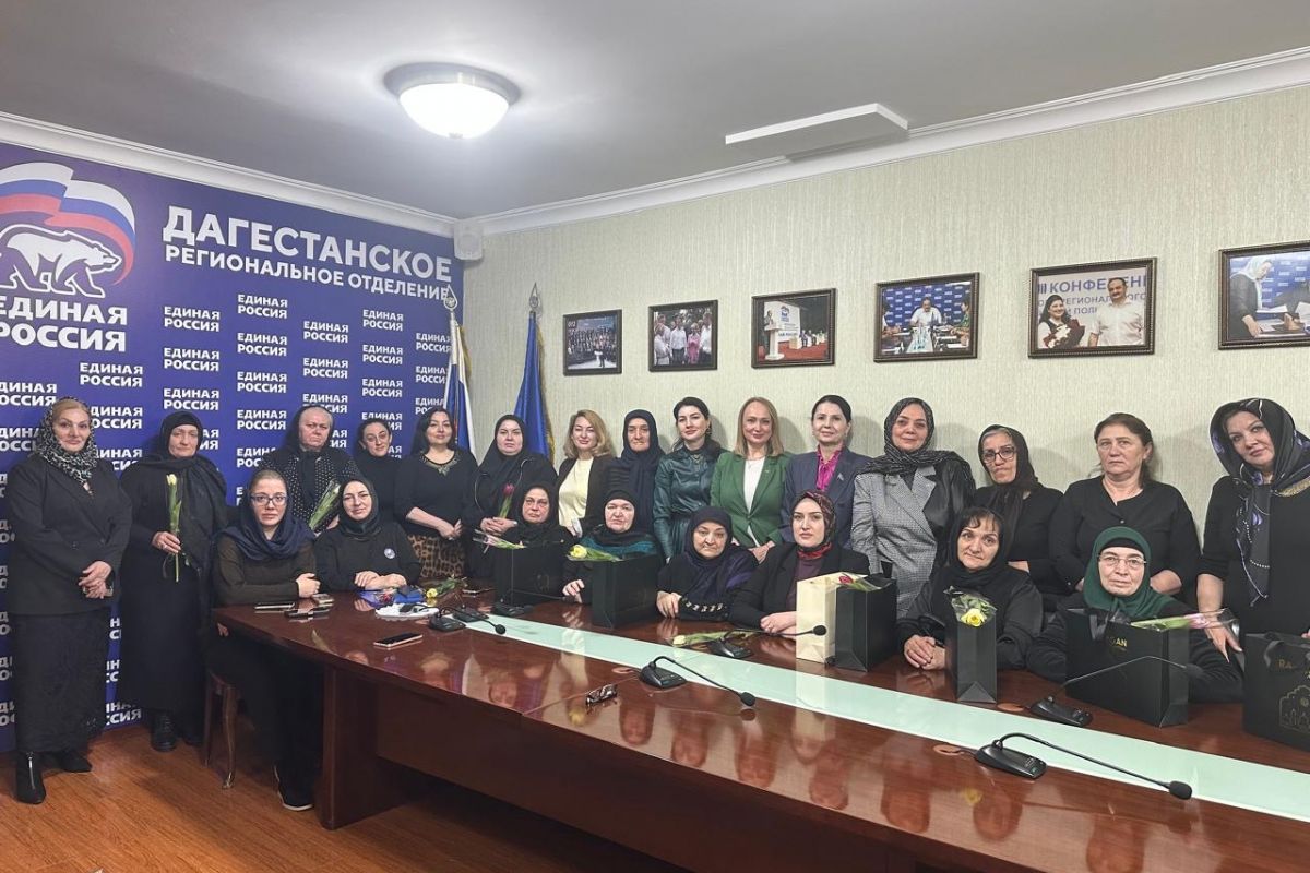 «Женское движение Единой России» поздравило матерей и жен погибших участников СВО с наступающим 8 Марта