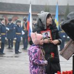 При участии «Единой России» в Пскове почтили память воинов десантников 6-й роты