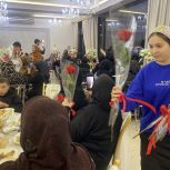 Депутаты «Единой России» поздравили с 8 Марта родных участников СВО в Дагестане и Татарстане