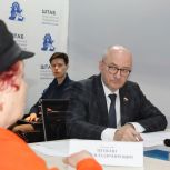 Сенатор РФ Олег Цепкин провел прием граждан в Штабе общественной поддержки «Единой России» в Челябинске