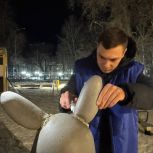 Курские молодогвардейцы отремонтировали  повреждённые фигуры зайца и волка в Парке Пионеров