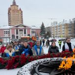 «Единая Россия» почтила память бойцов Уральского добровольческого танкового корпуса