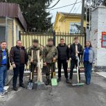 Партийцы и молодогвардейцы передали инвентарь Областному сборному пункту