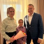 Иван Черезов поздравил семью военнослужащего с 8 марта