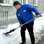 Молодогвардейцы помогают предотвращать паводки