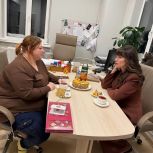Партийцы Нового Уренгоя присоединились к акции «Цветы мамам Героев»