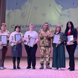 Тёплые весенние встречи: по всему региону поздравили матерей и жён участников СВО