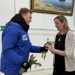 Молодогвардейцы Поморья поздравили женщин с 8 Марта