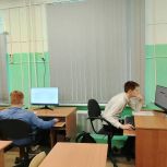 Благодаря депутату Евгению Новоселову в петропавловской школе №6 появились новые компьютеры для класса информатики