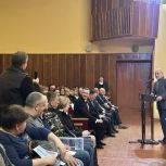 Здравоохранение, ЖКХ и спорт – какие вопросы жители Красного задали Сергею Неверову?