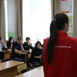 Забота о здоровье: алтайские волонтеры проводят лекции для сельских школьников