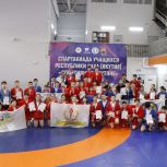 Определены лучшие школьные команды по самбо