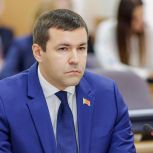 Помочь с жильём, разобраться с коммунальными вопросами, услышать проблемы северных посёлков