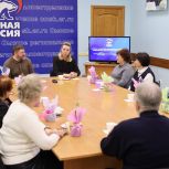 Депутат Госдумы Оксана Фадина поблагодарила серебряных волонтеров Омска за вклад в гуманитарную миссию