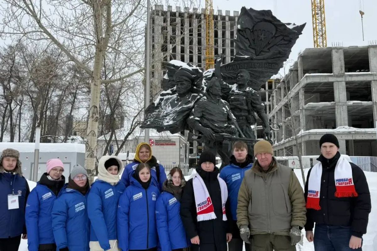 «Единая Россия» и «Молодая Гвардия» почтили память героев-десантников 6-й роты