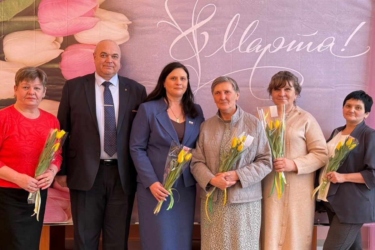 Цветы мамам Героев