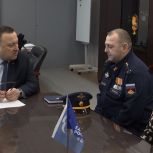 Андрей Клопов вручил партийный билет участнику СВО Дмитрию Петрову