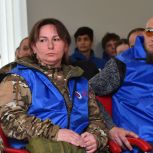 «У нас один миротворец – это русский!» – состоялась патриотическая сессия сторонников «Единой России»