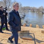 Александр Романенко проконтролировал ремонт моста через реку Алей в Локтевском районе