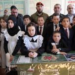 «Единая Россия» открыла две Парты Героя в честь участников СВО в Дагестане