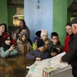 «Единая Россия» организовала для детей участников СВО экскурсию на крупнейшее полиграфическое предприятие в Рязанской области