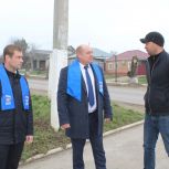 Партийный десант ознакомился с ходом работ по благоустройству общественного пространства и Дворца культуры