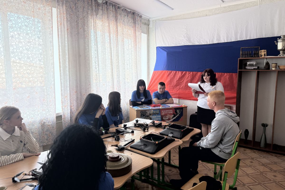 В Великокопанской школе открыли 30-ю в Херсонской области «Парту Героя» и музей, посвященный событиям Великой Отечественной войны и СВО