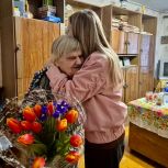 Депутат «Единой России» Наталья Давыдова поздравила с 92-летием жительницу Ворошиловского района Лидию Ивановну Поленову