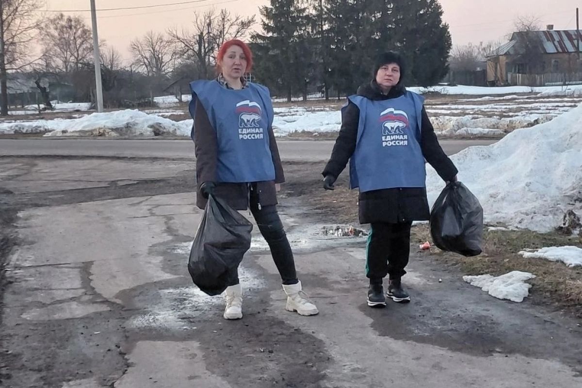 Курские партийцы присоединились к субботникам