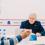 Тюменцы адресовали свои вопросы Эрнесту Валееву