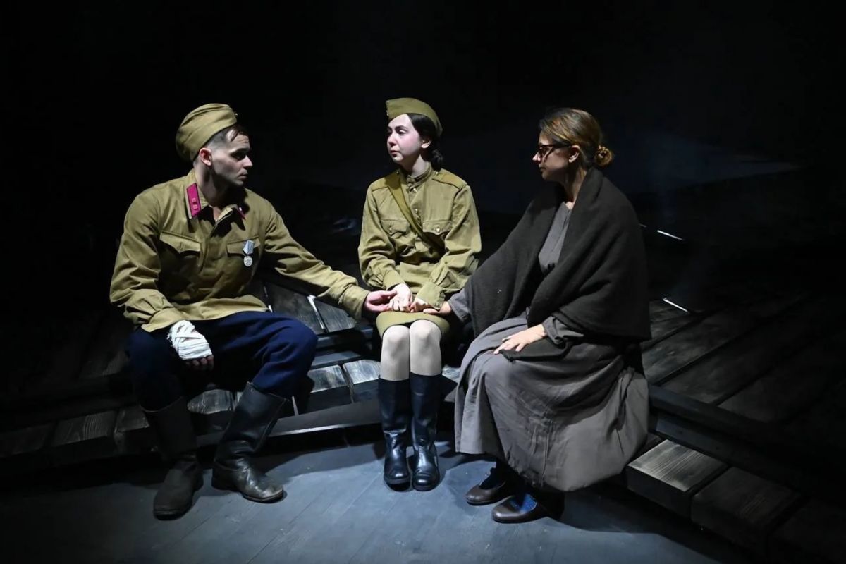 При содействии «Единой России» волгоградский ТЮЗ показал спектакль для участников СВО и их семей