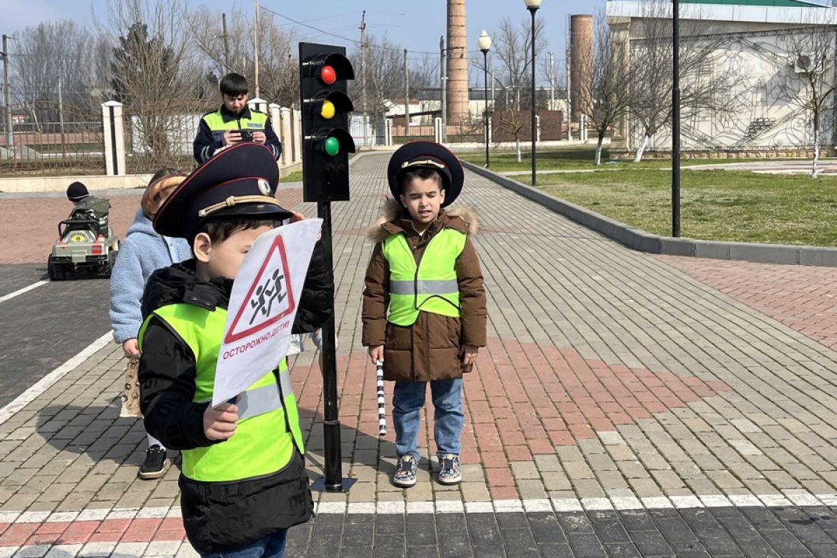 «Единая Россия» провела для детей Чечни занятия о правилах дорожного движения