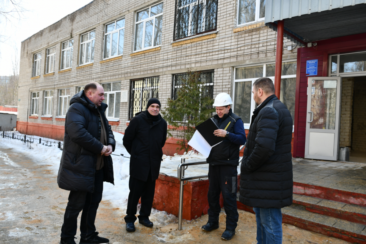 Школу №49 обновляют по народной программе «Единой России»