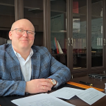 Глава Нагайбакского округа Егор Тимофеев поздравил женщин с праздником весны