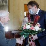 Владимир Нетёсов поздравил в преддверии Дня Победы 95-летнего ветерана Великой Отечественной войны