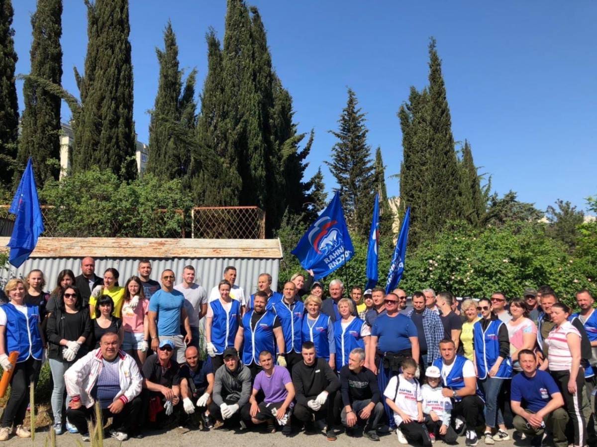 В рамках экологической акции единороссы и неравнодушные крымчане собрали более 100 тонн мусора