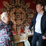 Ветераны принимают поздравления с Днем Победы от «Единой России»