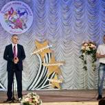 Александр Резников поздравил выпускников Детской школы искусств
