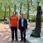 Партийцы и общественники почтили память погибших воинов