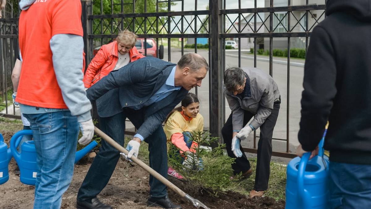 Посадили вместе. Ботанический сад Рязань. Группа рабочий поселок. Сад 1 мая Иваново. Аллея выпускников в доме культуры.