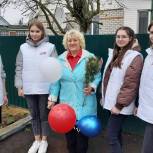 В Смоленской области единороссы на 1 мая поздравили ветеранов труда