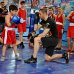 Депутат Госдумы провел мастер-класс для боксеров из Темрюкского района