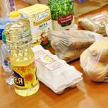 Волонтеры «Единой России» купили и доставили продукты пожилой жительнице Новосибирска