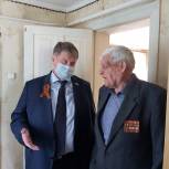 Депутат Госдумы поздравил с наступающим Днем Победы участника Великой Отечественной войны