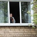 В городе Бор для ветерана провели праздничный концерт и юнармейский парад перед окнами дома