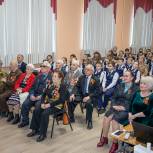 В Екатеринбурге организовали встречу школьников, фронтовиков и ветеранов труда