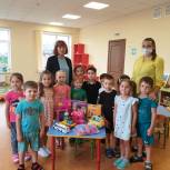 Депутат Собрания представителей Моздокского района передала игрушки детскому саду